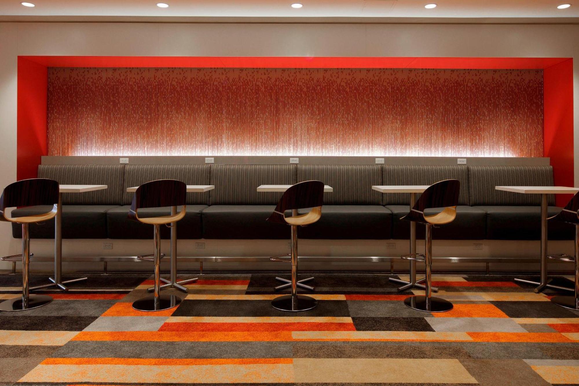 Delta Hotels By Marriott Beausejour Moncton Exterior foto